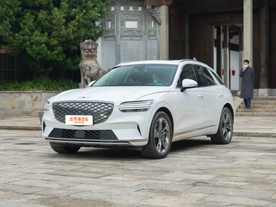 捷尼赛思纯电GV70落地价，最低售价38.58万起，现车充足